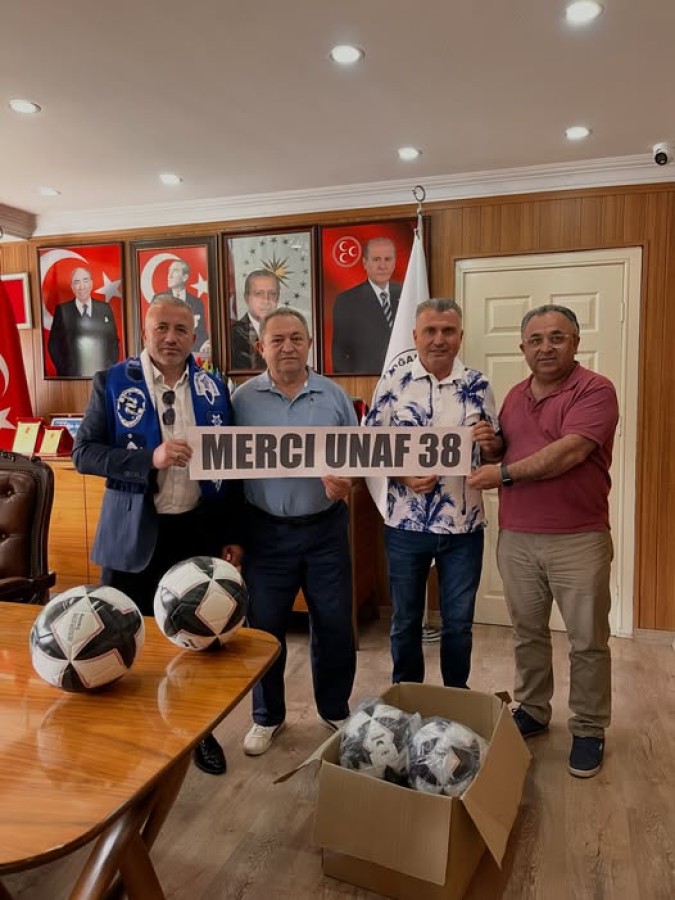 Doğankent’te doğup küçük yaşlarda Fransa’ya yerleşen, yıllarca Fransa Futbol Federasyonu bünyesinde başarılı hakemlik yapan ve Fransa UNAF Merkez Hakem Komitesi Başkanlığı görevini üstlenen Orhan Mete başkanımız Ulvi AKDEMİR ‘İ ziyaret ederek Doğankentli gençlerimizi spora teşvik etmek amacıyla belediyemize spor malzemeleri hediye etti.            