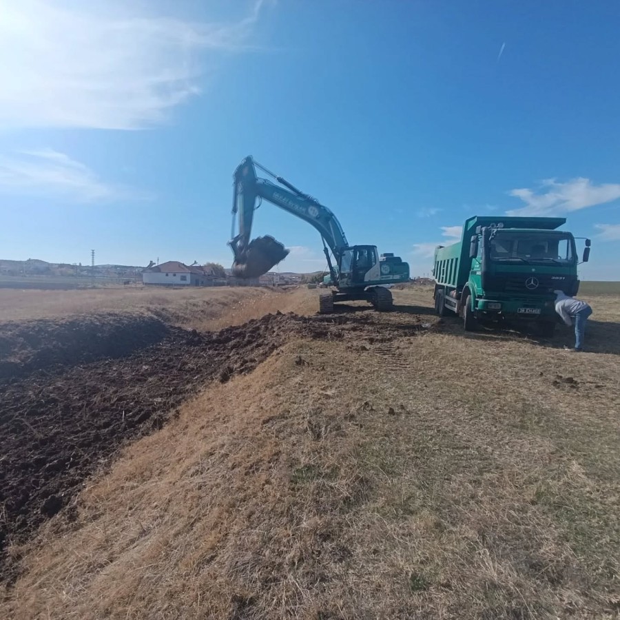 Belediye Başkanımız Ulvi Akdemir’in girişimleri ve yoğun çalışmaları sonucunda, kasabamızdaki derelerde DSİ tarafından temizlik ve ıslah çalışmaları başlamıştır.