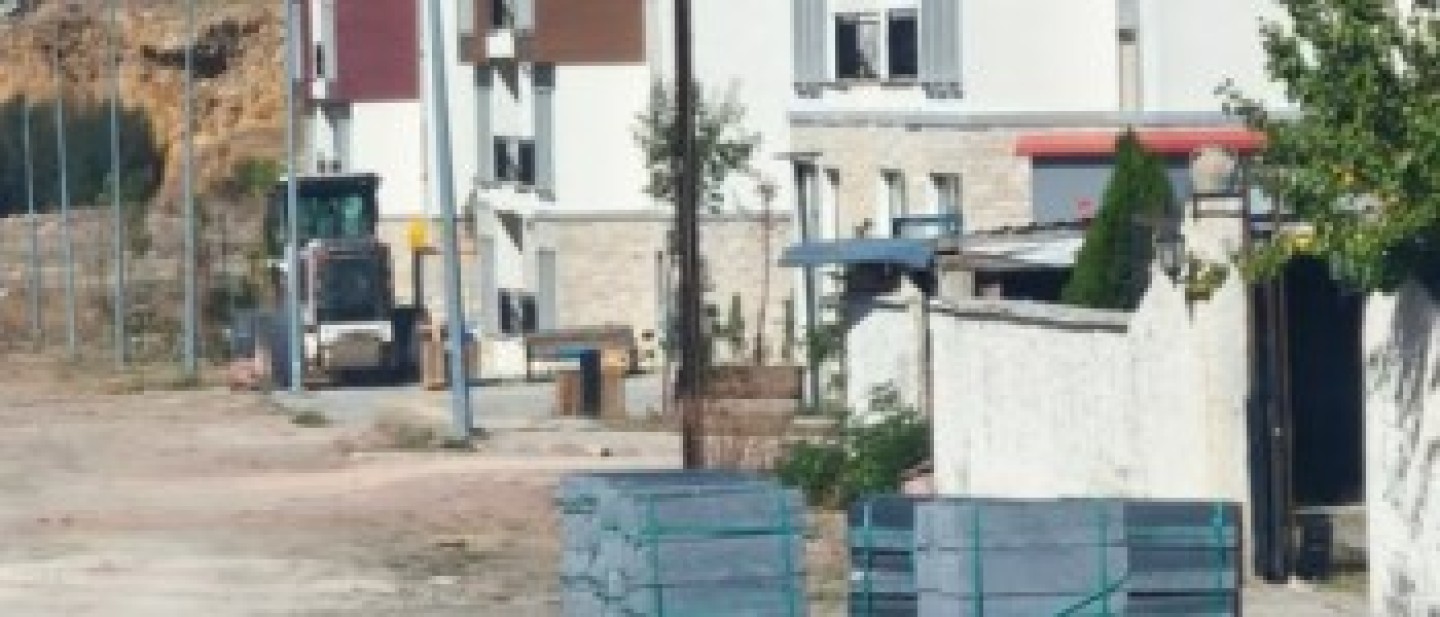 Doğankent 2. Etap TOKİ konutları bölgesinde asfalt yol çalışmalarımız başladı. Vatandaşlarımızın daha konforlu ve güvenli bir ulaşım sağlaması için çalışmalarımızı aralıksız sürdürüyoruz.